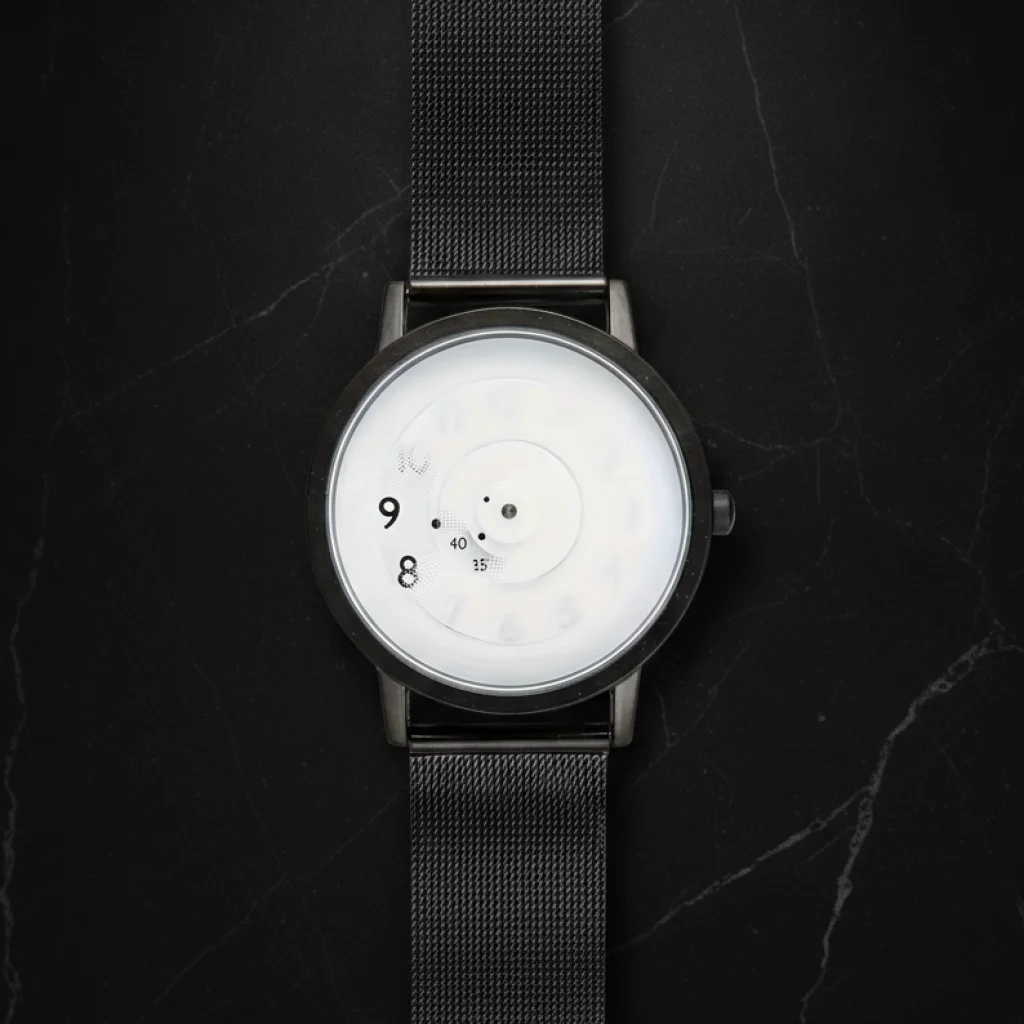 Valtore — Montre minimaliste cadran noir bracelet acier